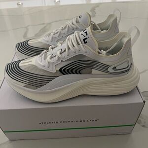 NEW NEVER WORN APL Women’s Streamline Sneakers